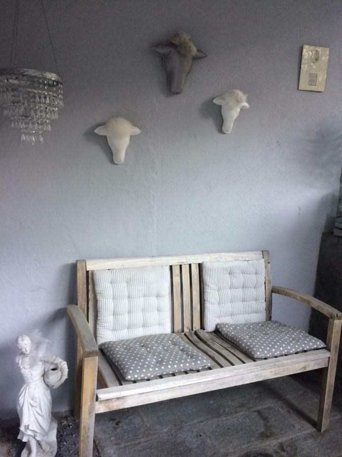 Bed End Breakfast Du Centre Bed & Breakfast บูร์-แซ็งต์-โมริซ ภายนอก รูปภาพ